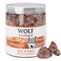 Mix 2 druhy: Wolf of Wilderness - RAW snack (mrazem sušený) Mix : kuřecí srdce & jehněčí plíce (120 g)