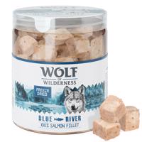 Mix 2 druhy: Wolf of Wilderness - RAW snack (mrazem sušený) Mix 2: hovězí játra & losos (160 g)